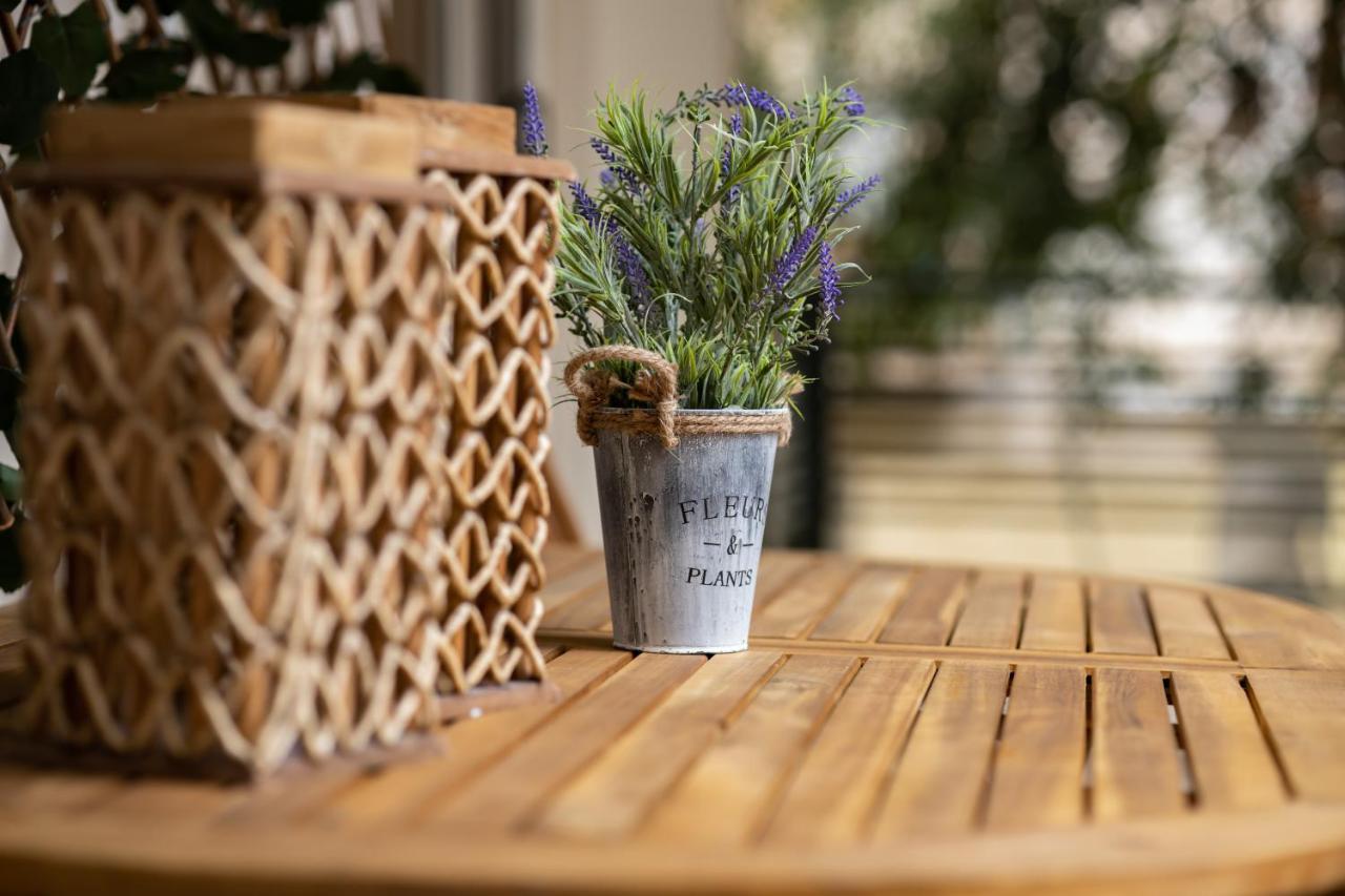 Fobillo Apartment At Charilaou Thessaloniki Exterior foto
